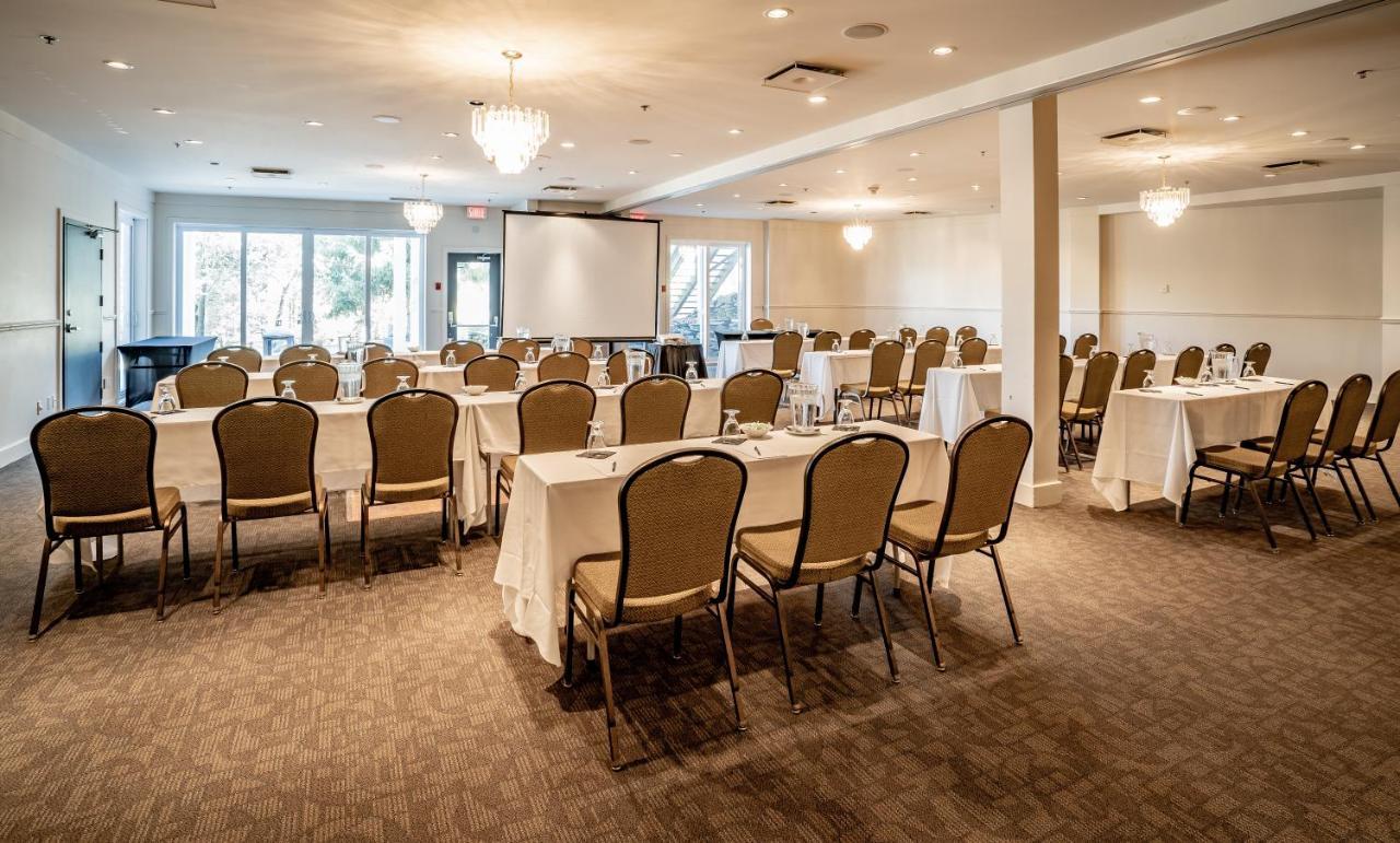 Manoir Des Sables Hotel & Golf Magog Exterior photo